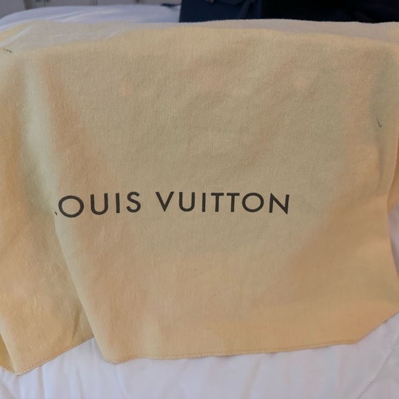 Louis Vuitton
LV Monogram Montaigne GM, EUC. - Picture 10 of 12